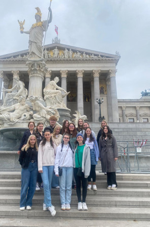 Medien (16)